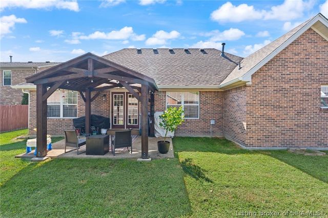 6709 Dovir Woods Drive, Sellersburg, IN 47172
