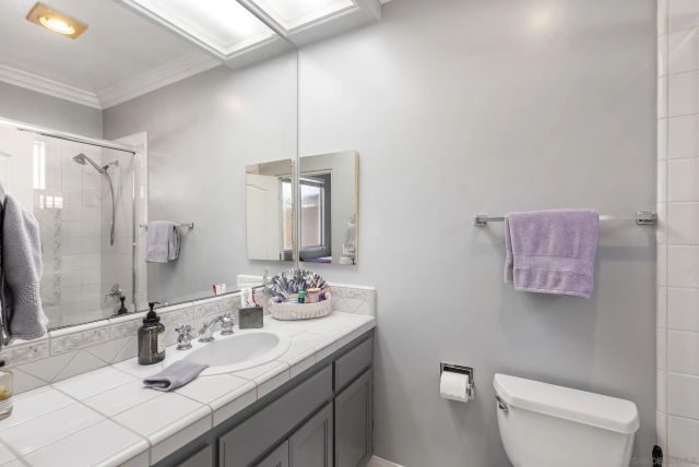 2821 Summit Drive, Escondido, CA 92025