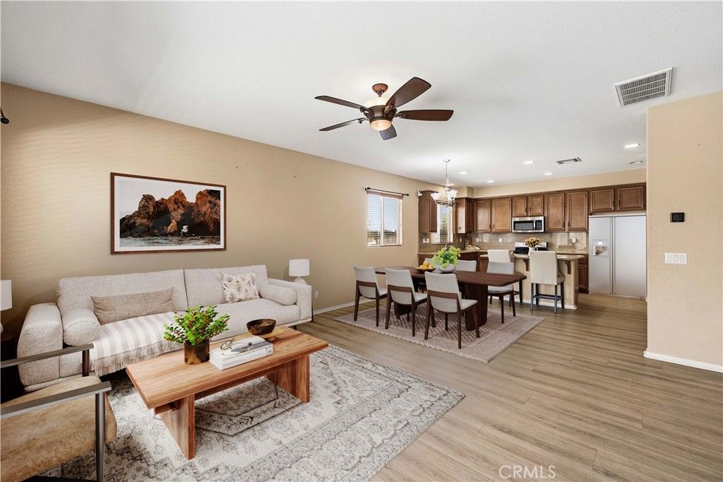 Image 10 of property listing at 3307 Gemstone, Rosamond, CA 93560