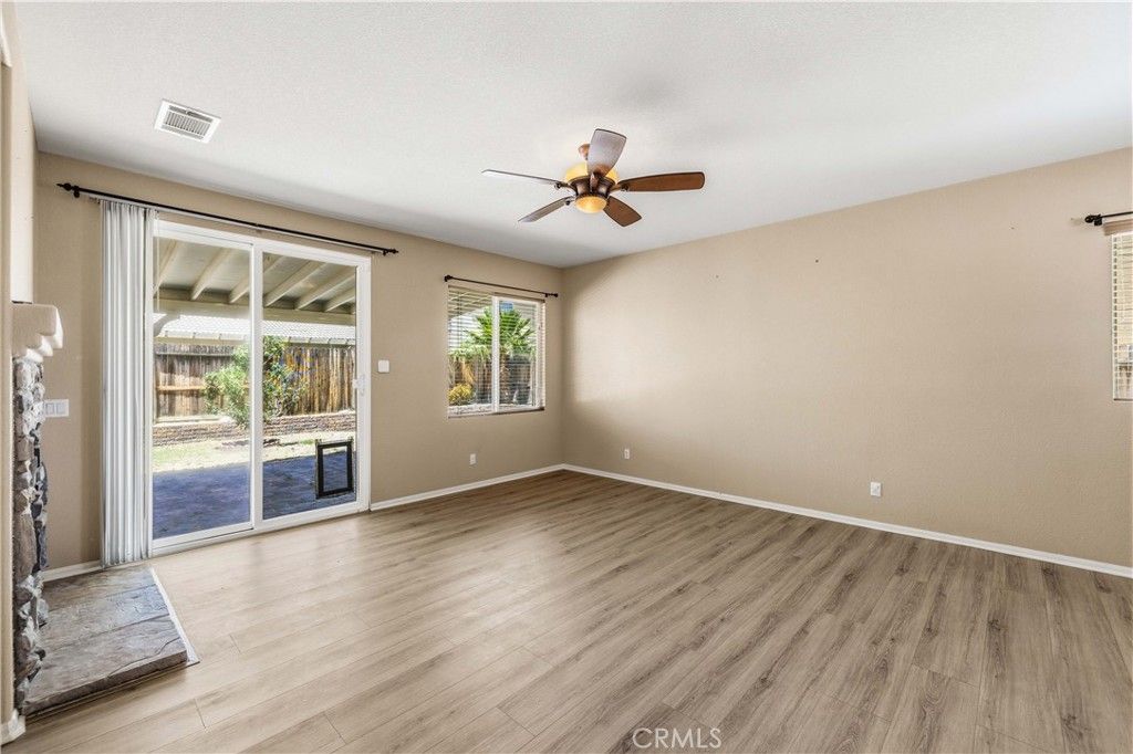 Image 11 of property listing at 3307 Gemstone, Rosamond, CA 93560
