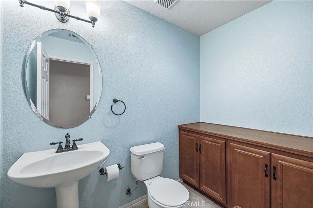 Image 18 of property listing at 3307 Gemstone, Rosamond, CA 93560