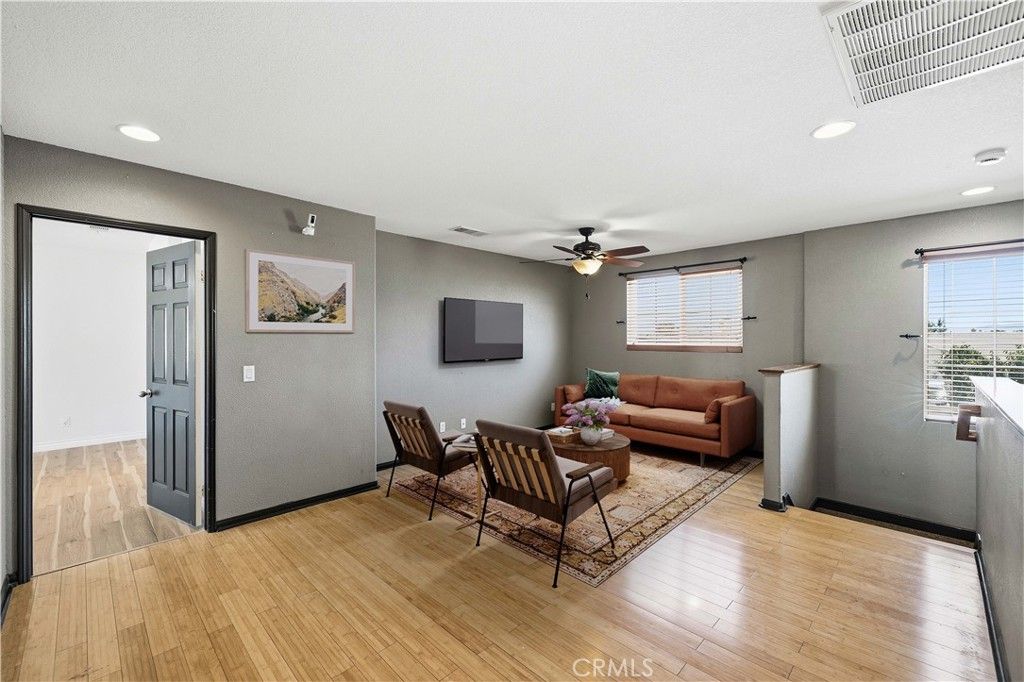 Image 21 of property listing at 3307 Gemstone, Rosamond, CA 93560