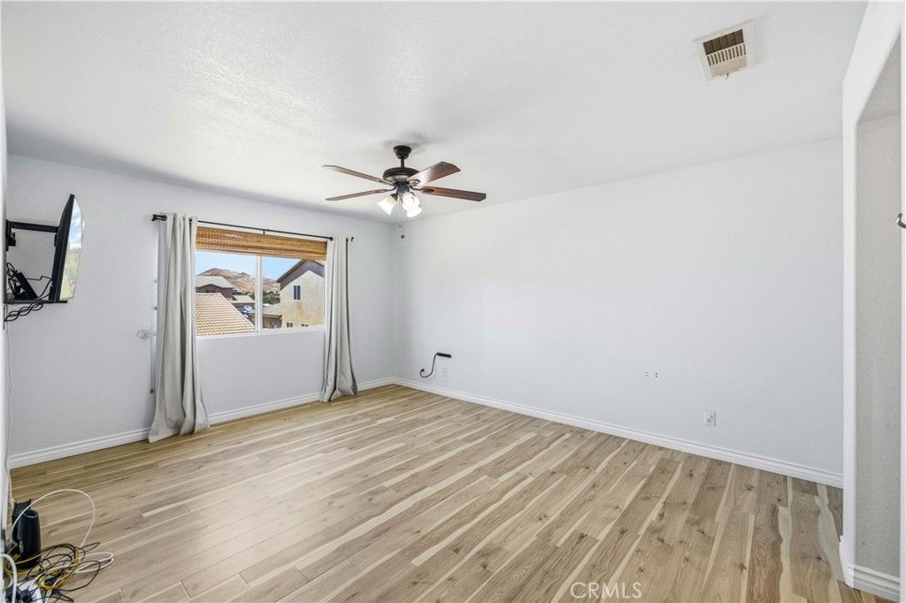 Image 25 of property listing at 3307 Gemstone, Rosamond, CA 93560