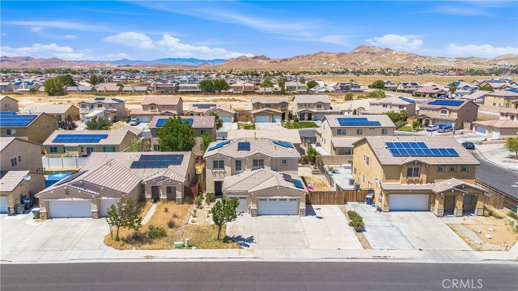 Image 2 of property listing at 3307 Gemstone, Rosamond, CA 93560