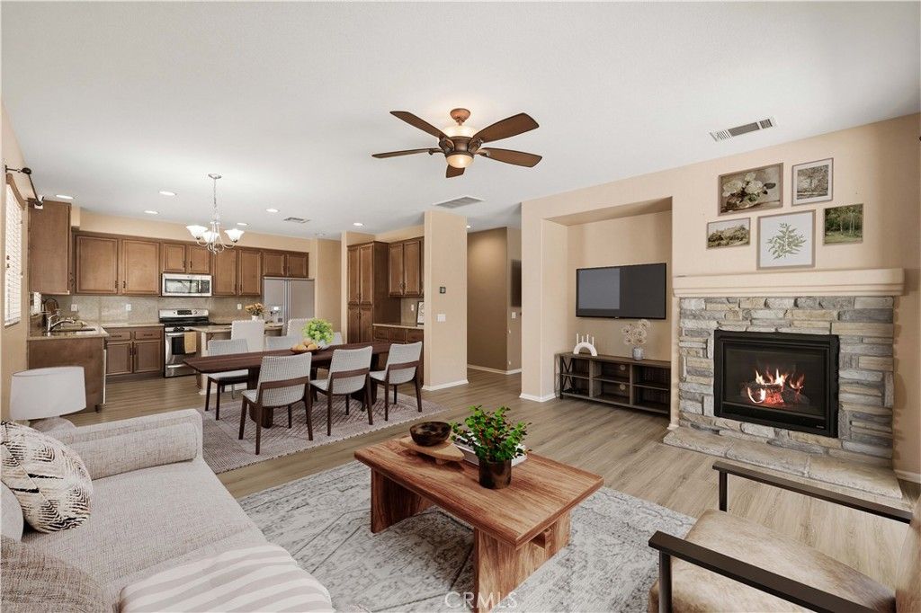 Image 8 of property listing at 3307 Gemstone, Rosamond, CA 93560