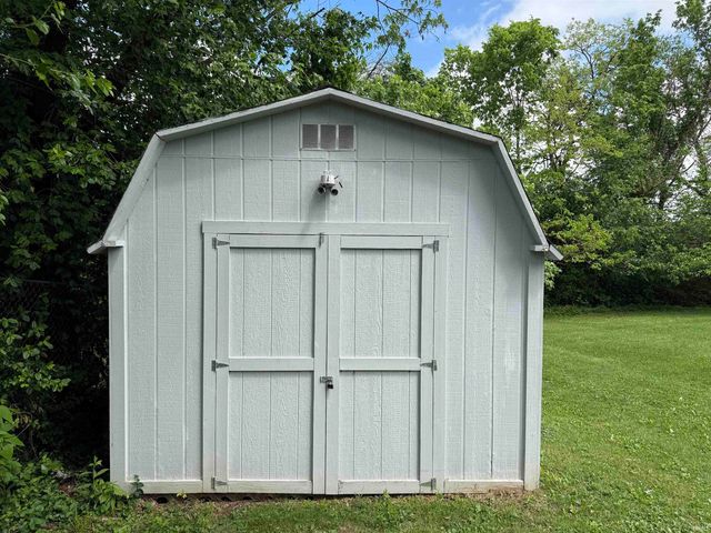 1221 24Th Street, Bedford, IN 47421