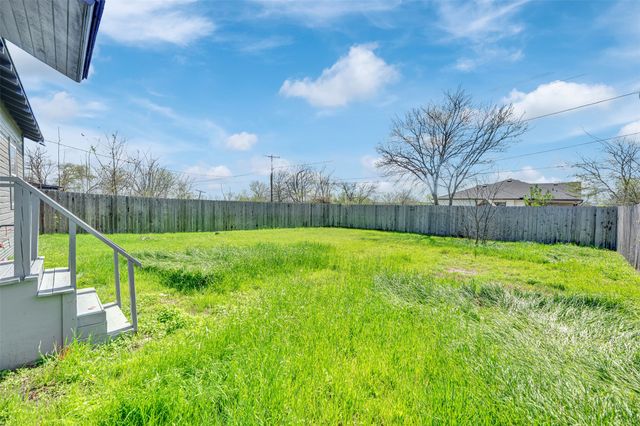 5101 Humbert Avenue, Fort Worth, TX 76107