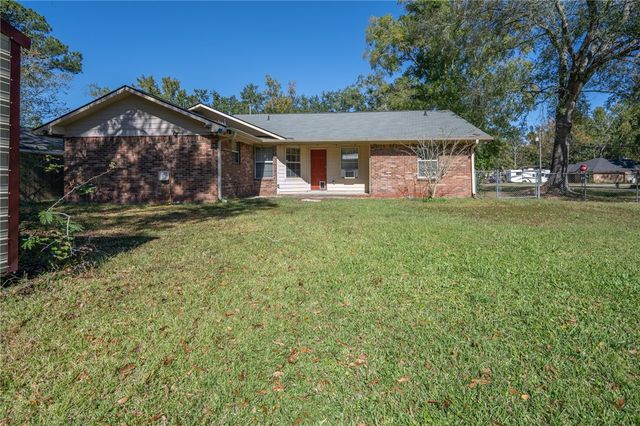 157 W Peach Ave, Kingsland, GA 31548