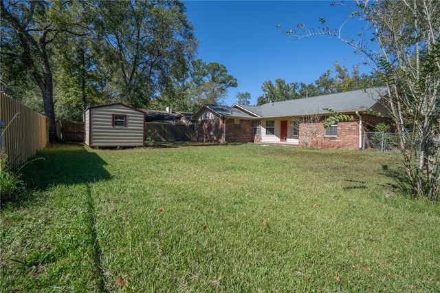 157 W Peach Ave, Kingsland, GA 31548