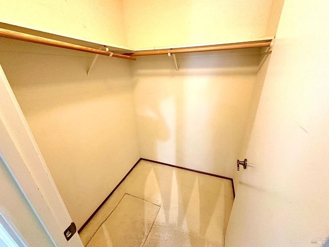 16 Knoll Dr, Fairfield, CA 94534