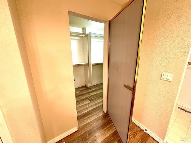 16 Knoll Dr, Fairfield, CA 94534