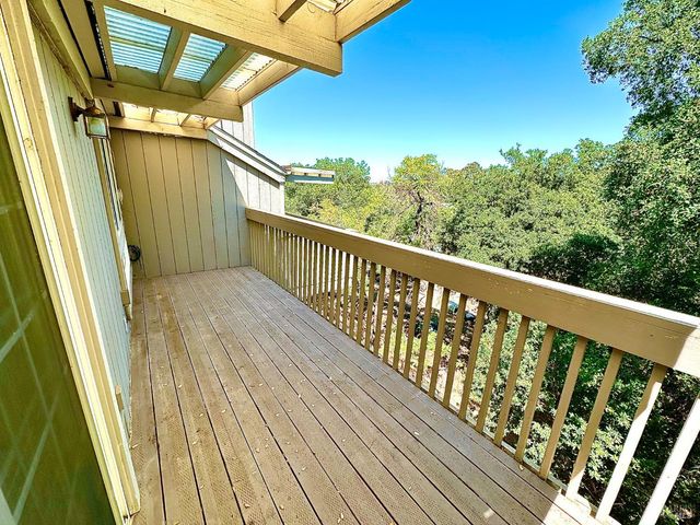 16 Knoll Dr, Fairfield, CA 94534