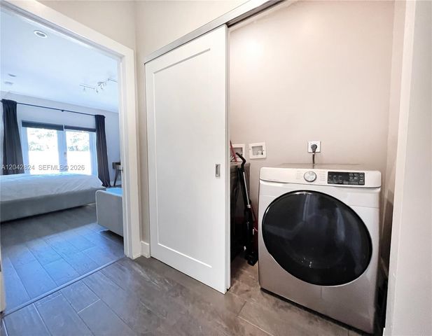 513 SW 18th Ct 1, Fort Lauderdale, FL 33315