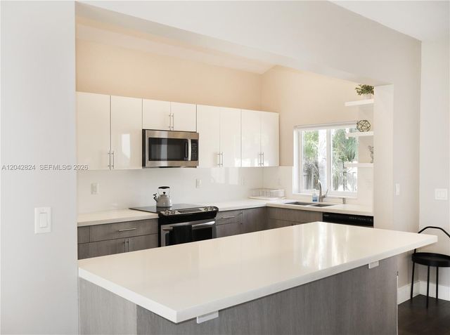 513 SW 18th Ct 1, Fort Lauderdale, FL 33315
