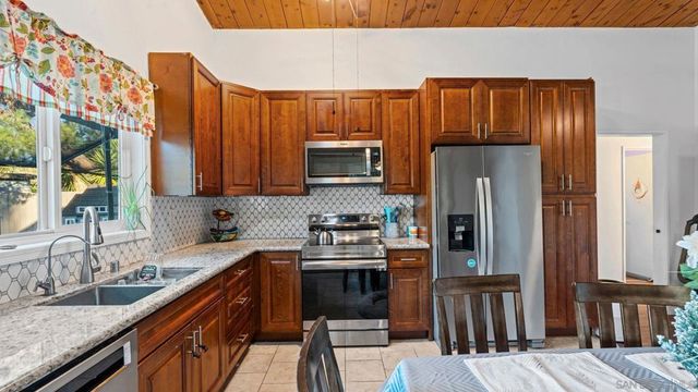 9144 Fanita Rancho Rd, Santee, CA 92071