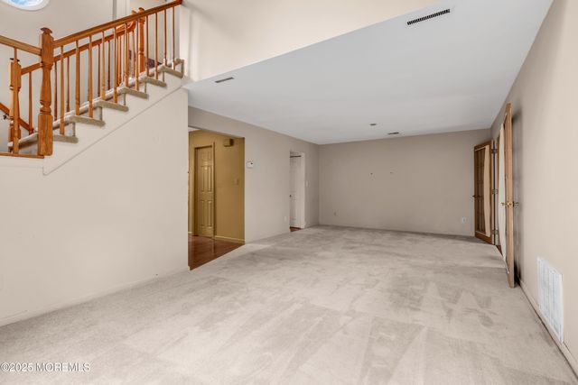 8 Harte Court, Freehold, NJ 07728