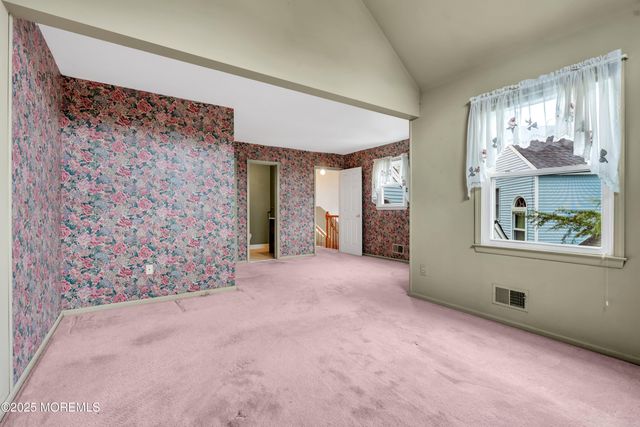 8 Harte Court, Freehold, NJ 07728