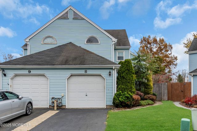 8 Harte Court, Freehold, NJ 07728