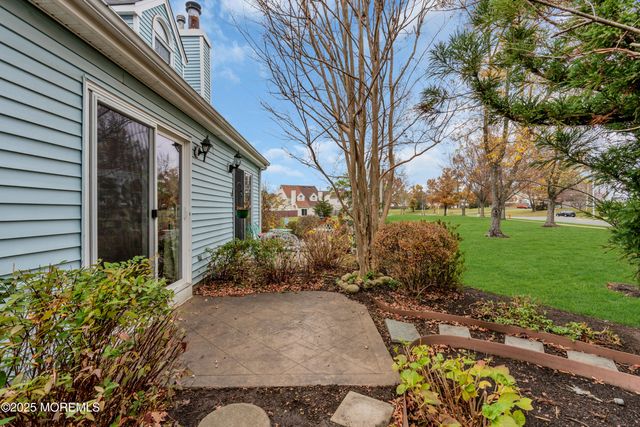 8 Harte Court, Freehold, NJ 07728