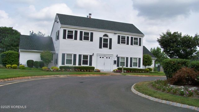 8 Harte Court, Freehold, NJ 07728