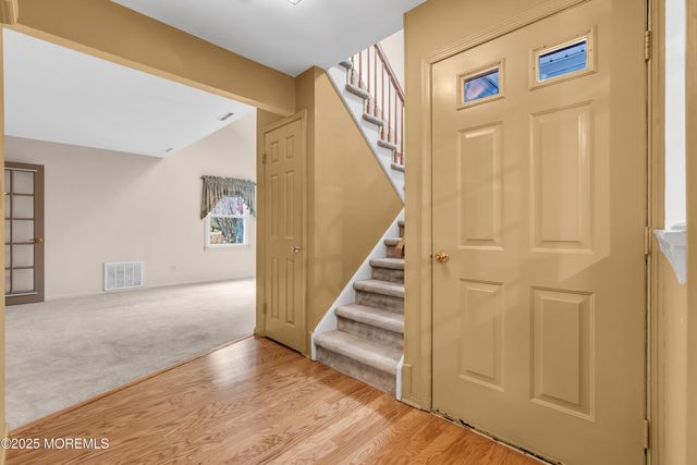 8 Harte Court, Freehold, NJ 07728