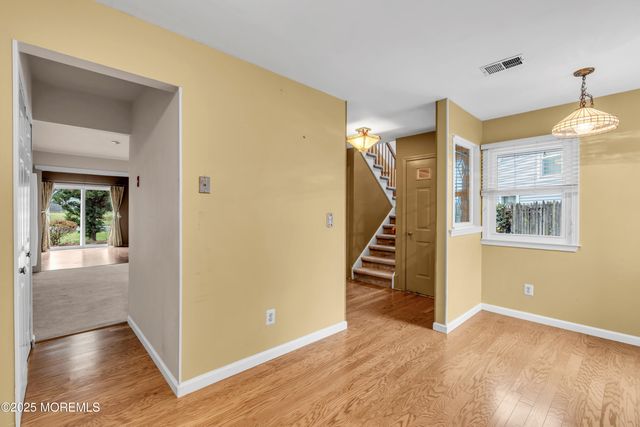 8 Harte Court, Freehold, NJ 07728