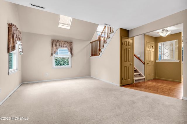 8 Harte Court, Freehold, NJ 07728