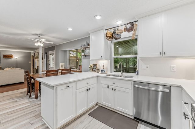 610 Green Hills Drive, Huntsville, TX 77340