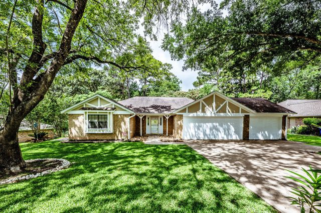 610 Green Hills Drive, Huntsville, TX 77340
