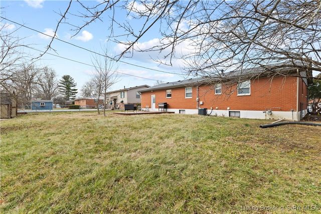 724 Parkwood Drive, Clarksville, IN 47129