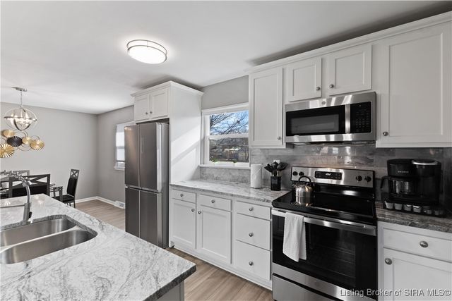 724 Parkwood Drive, Clarksville, IN 47129