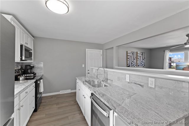 724 Parkwood Drive, Clarksville, IN 47129