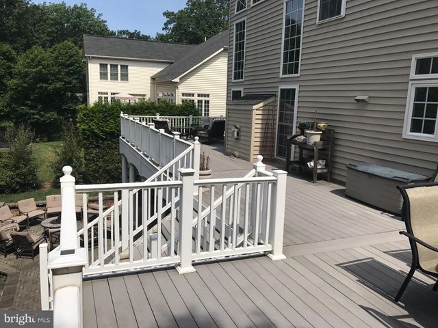 5078 TWINBROOK RUN DR, Fairfax, VA 22032