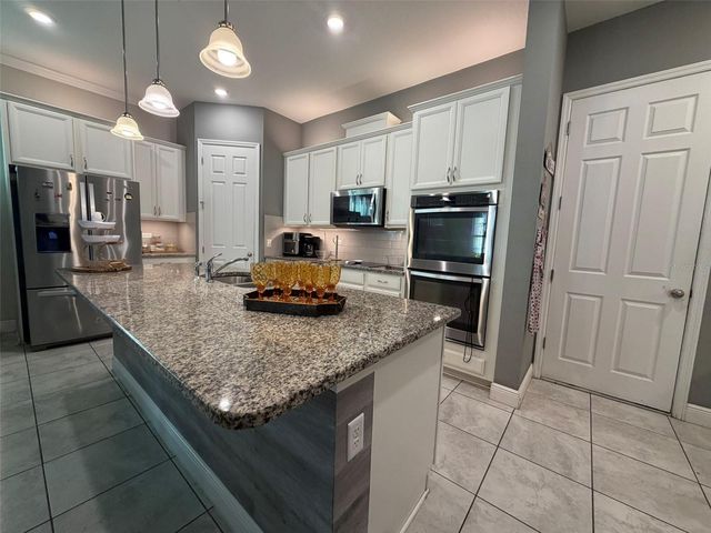 8272 BRYCE CANYON AVENUE, Windermere, FL 34786