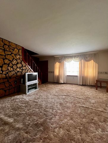 772 Imperial Road, Valparaiso, IN 46385