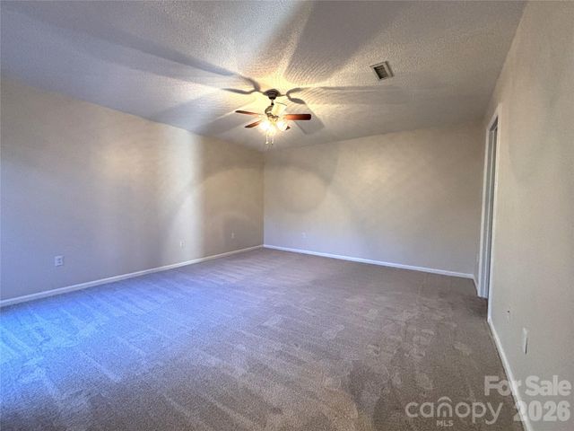 1754 12th Street NE, Hickory, NC 28601