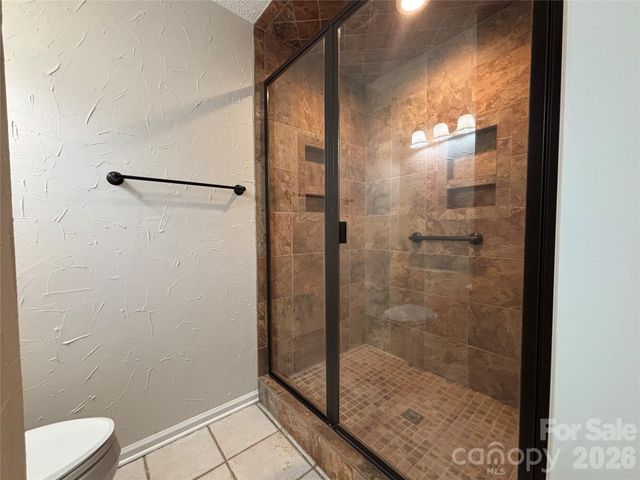1754 12th Street NE, Hickory, NC 28601