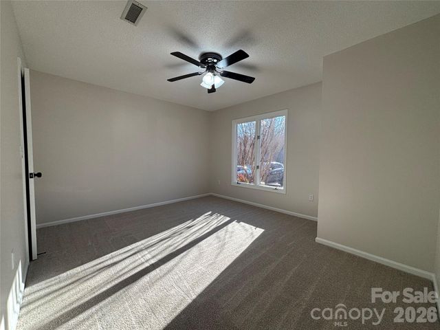 1754 12th Street NE, Hickory, NC 28601