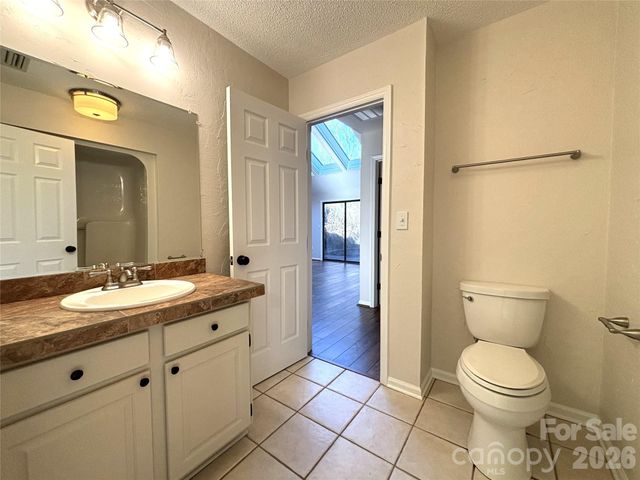 1754 12th Street NE, Hickory, NC 28601