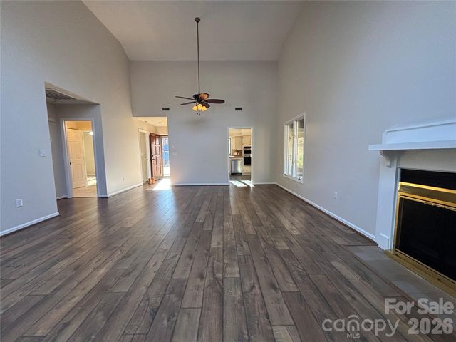 1754 12th Street NE, Hickory, NC 28601