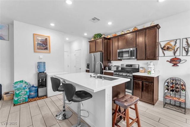 8879 Roadrunner Ravine Street, Las Vegas, NV 89166