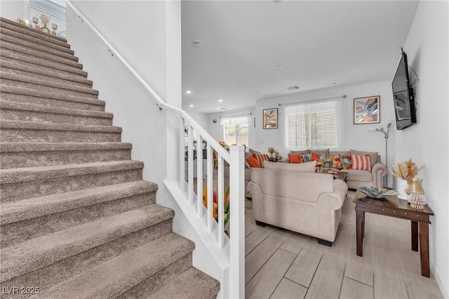 8879 Roadrunner Ravine Street, Las Vegas, NV 89166