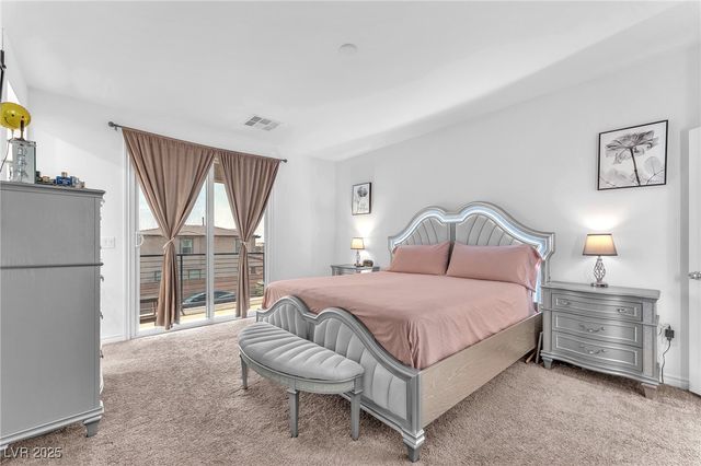 8879 Roadrunner Ravine Street, Las Vegas, NV 89166