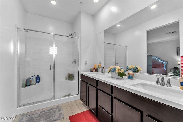 8879 Roadrunner Ravine Street, Las Vegas, NV 89166