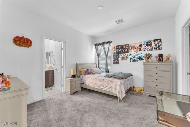 8879 Roadrunner Ravine Street, Las Vegas, NV 89166