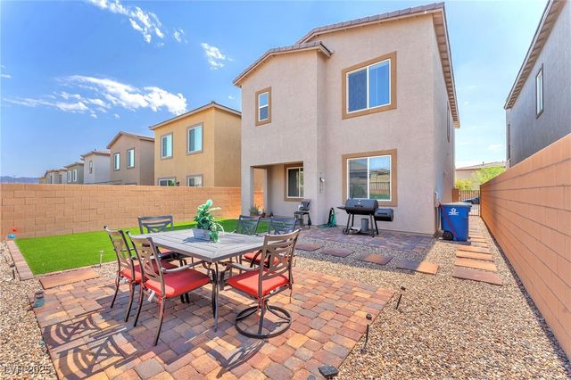 8879 Roadrunner Ravine Street, Las Vegas, NV 89166
