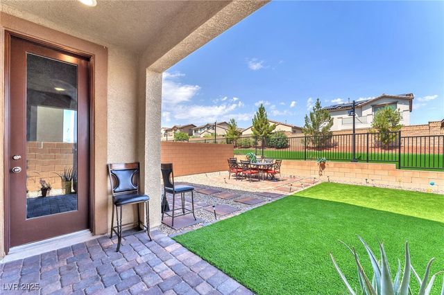 8879 Roadrunner Ravine Street, Las Vegas, NV 89166