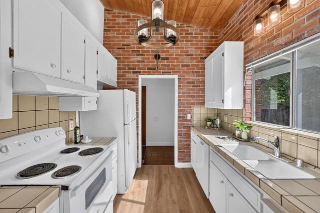 1800 Quail Hollow Road, Ben Lomond, CA 95005