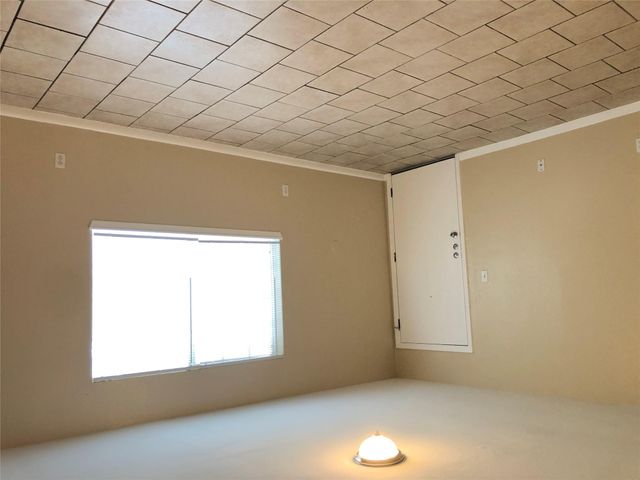 7300 Twin Crest DR 202, Austin, TX 78752