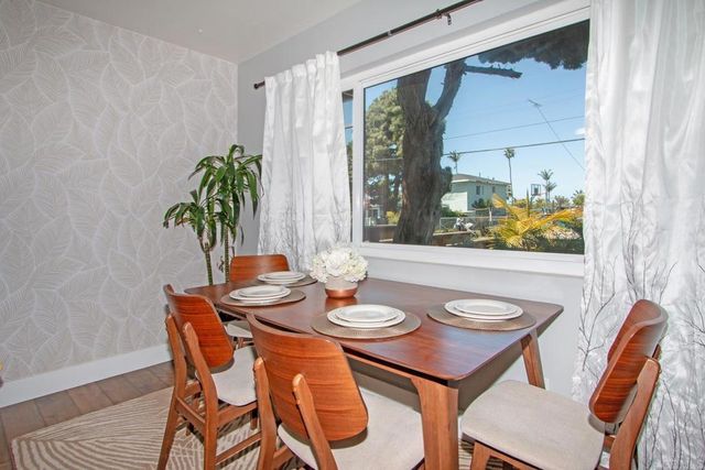 907 California Street, Oceanside, CA 92054